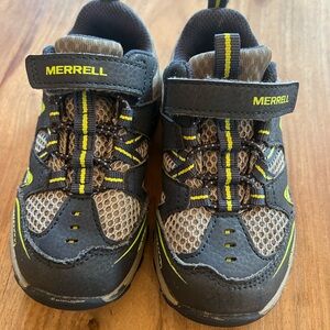 Merrell Kids' Hiking Sneaker in Black and Yellow